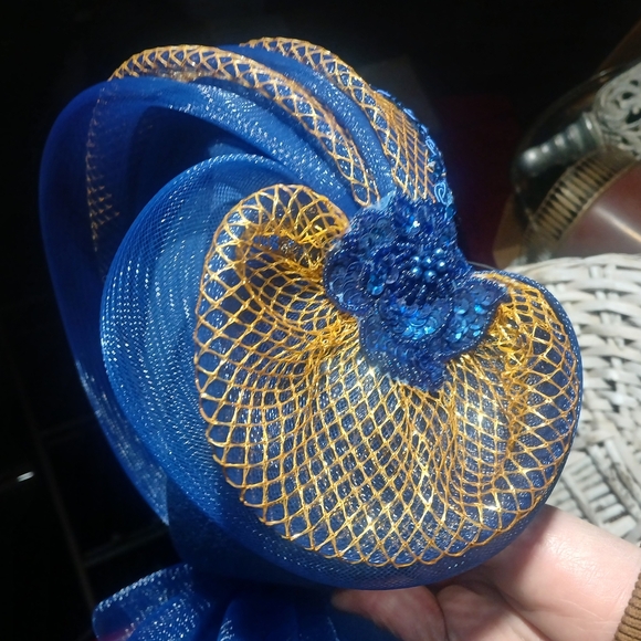 Elegant Blue and Gold Women's Fascinator - Picture 1 of 11